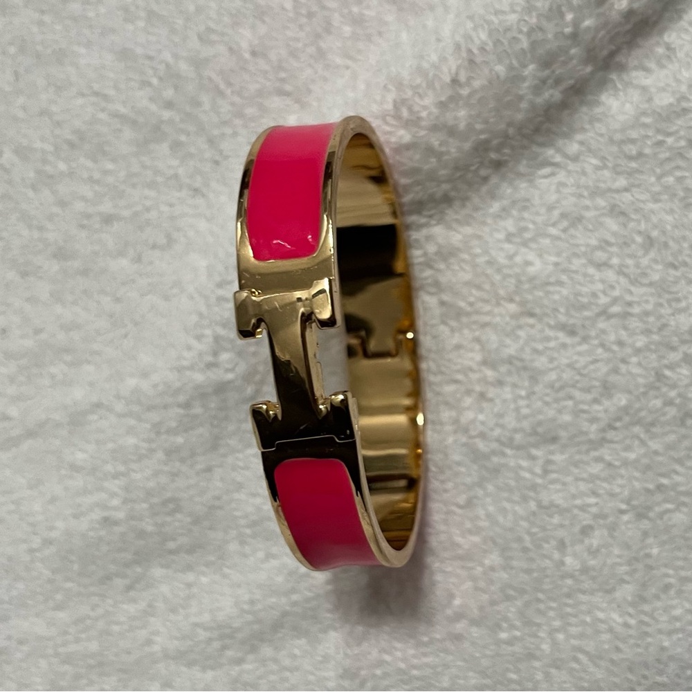 Gold and Pink Enamel Bracelet click twist clasp H